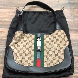 Medium size Gucci handbag